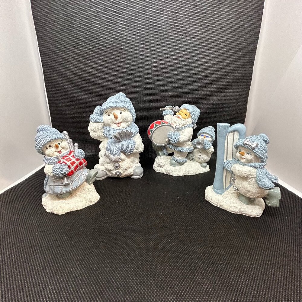 Enesco “Snow Buddies” set of 4 figurines